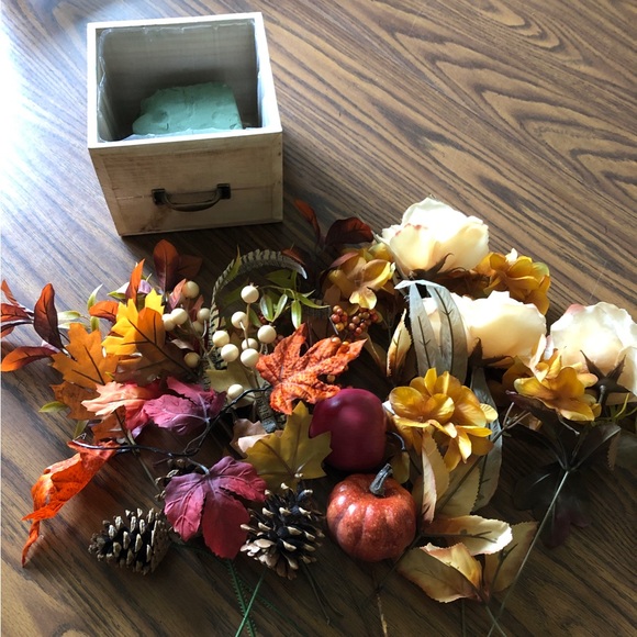 DIY Fall floral 🌺🍁🎃 arrangement ready to assemble ❣️❤️Bundle and $ave❤️ - Picture 3 of 8